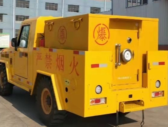 泾川凯龙爆破器材运输车：保障爆破任务的安全运行